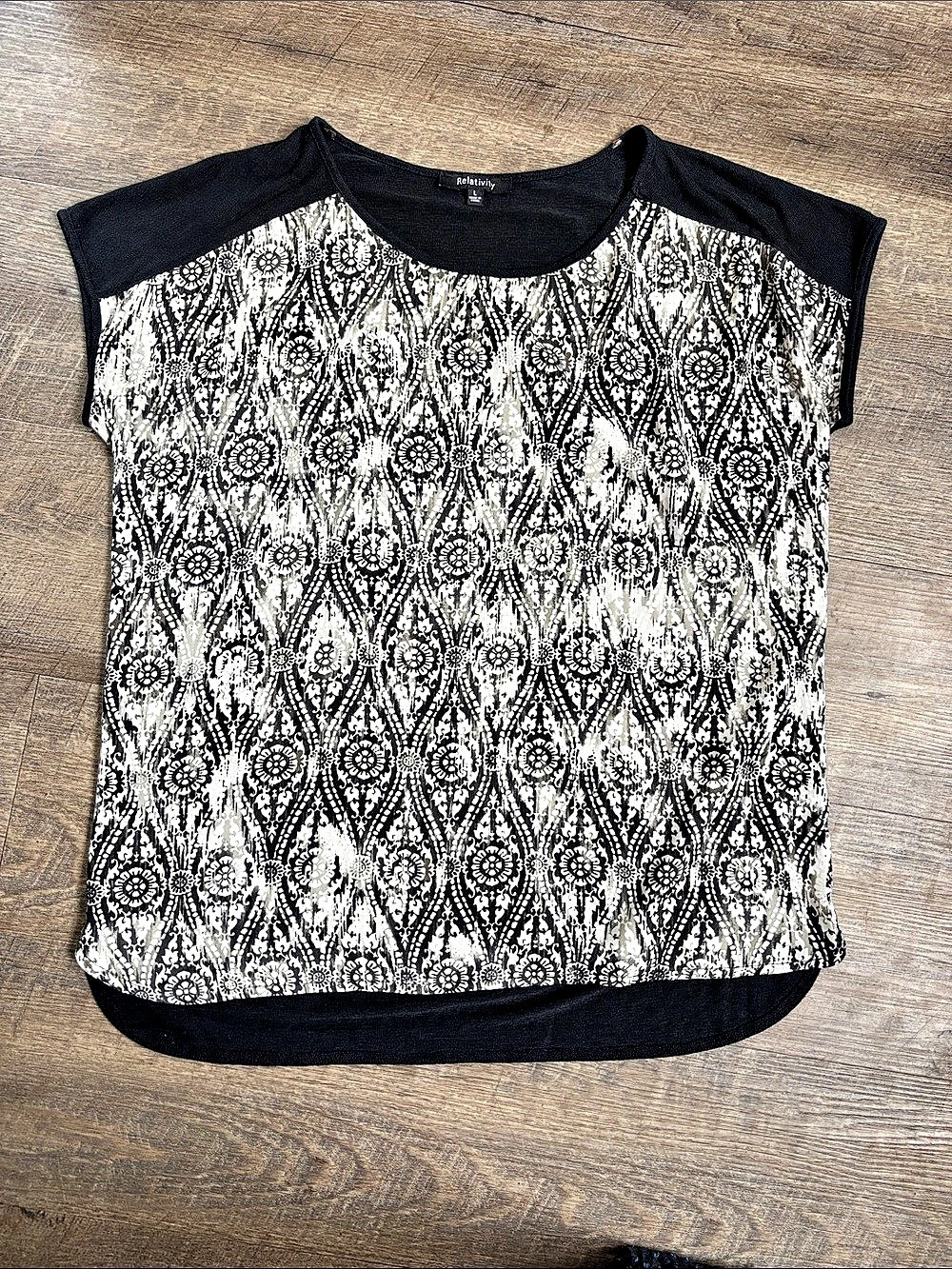 Relatively Black & White Geometric Short Sleeve Top